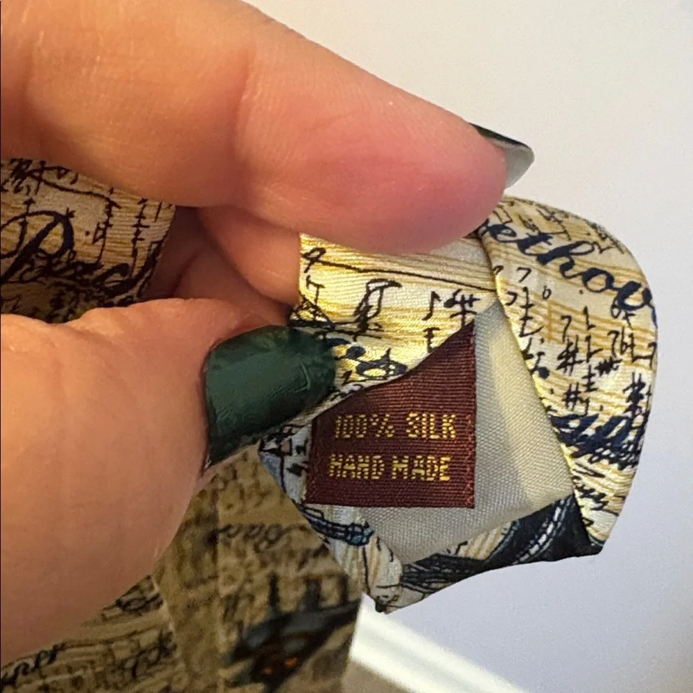 Museum Artifacts Music Masters by SNI Silk Cream Piano Composers Necktie Tie